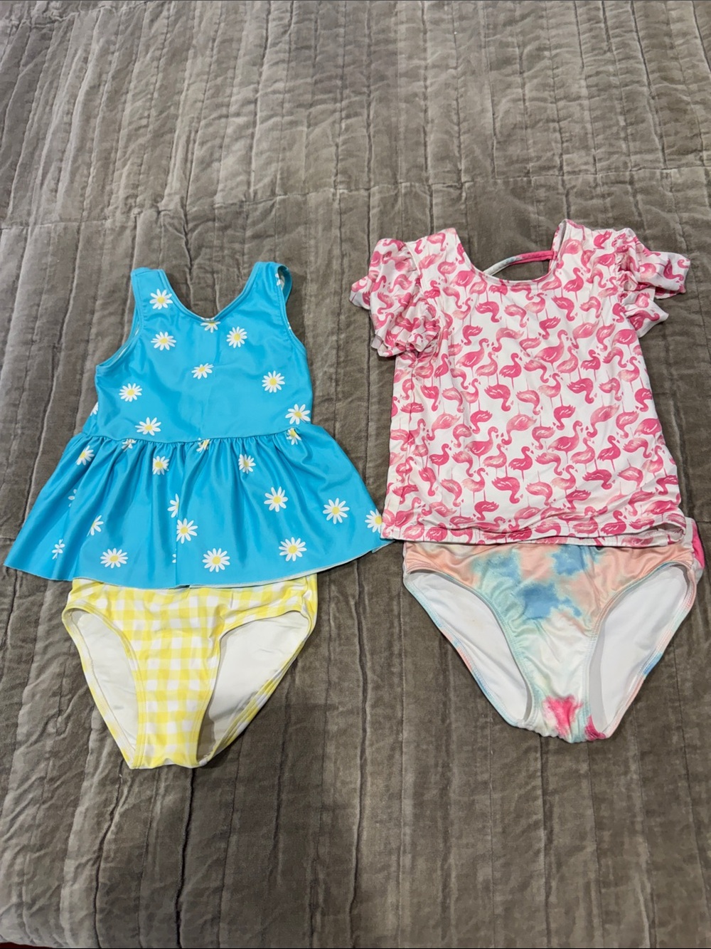 Girls Mixed Swim Set - Blue Daisy Skirted Tankini & Pink Flamingo Rash Guar size